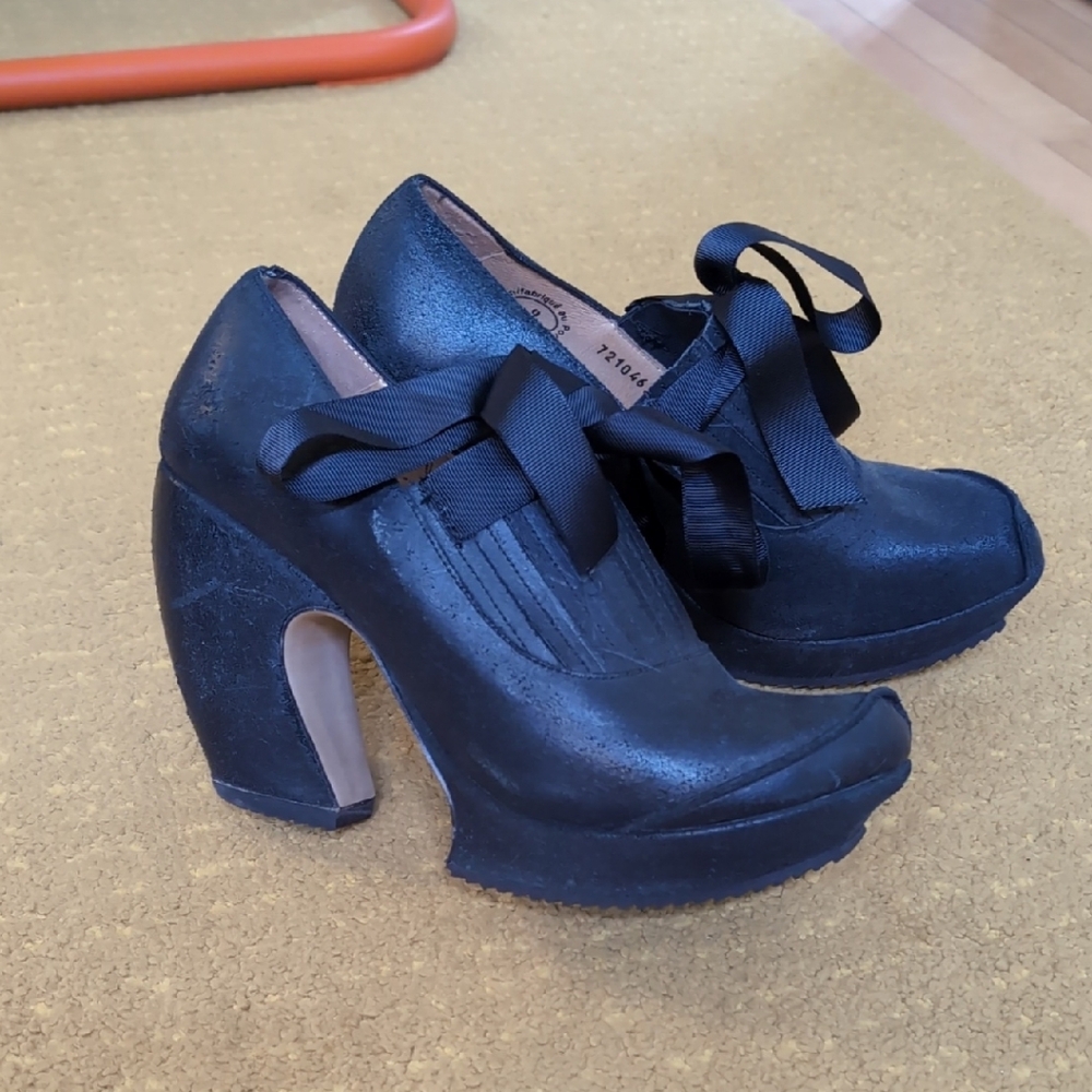 John Fluevog Black Chunky Heel Platform Shoes
